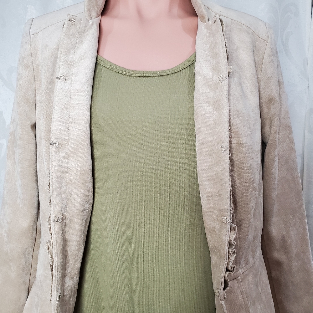 KATE ROSY Ruffle Peplum Soft Jacket - Picture 4 of 7